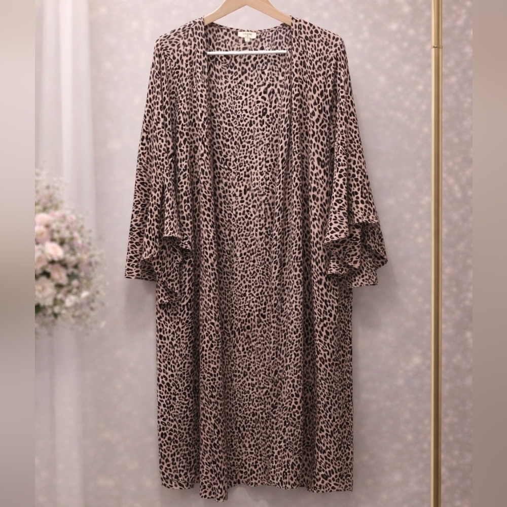 Umgee Beige and Black Leopard Print Kimono Robe